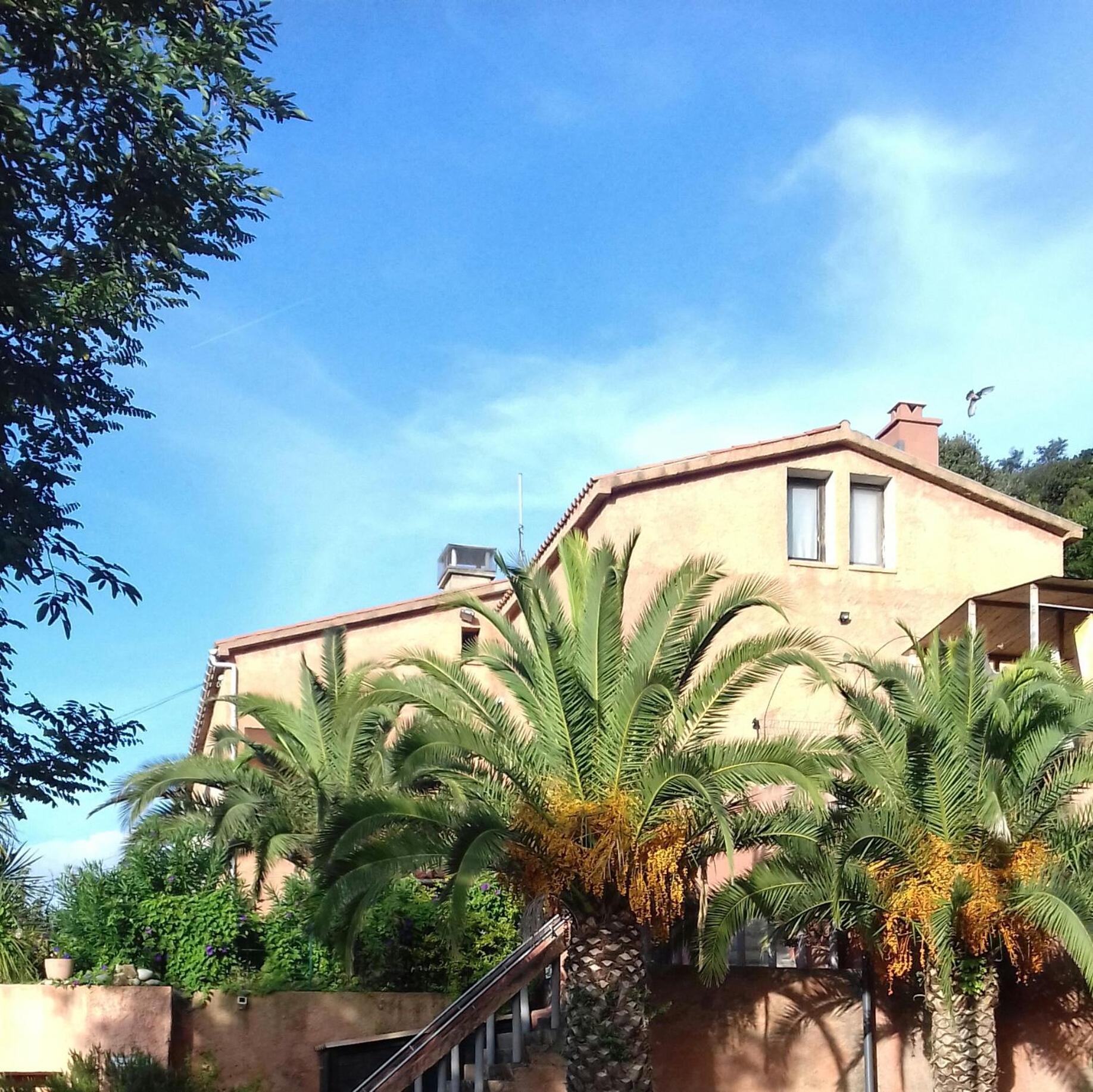 A La Campagne Apartment *